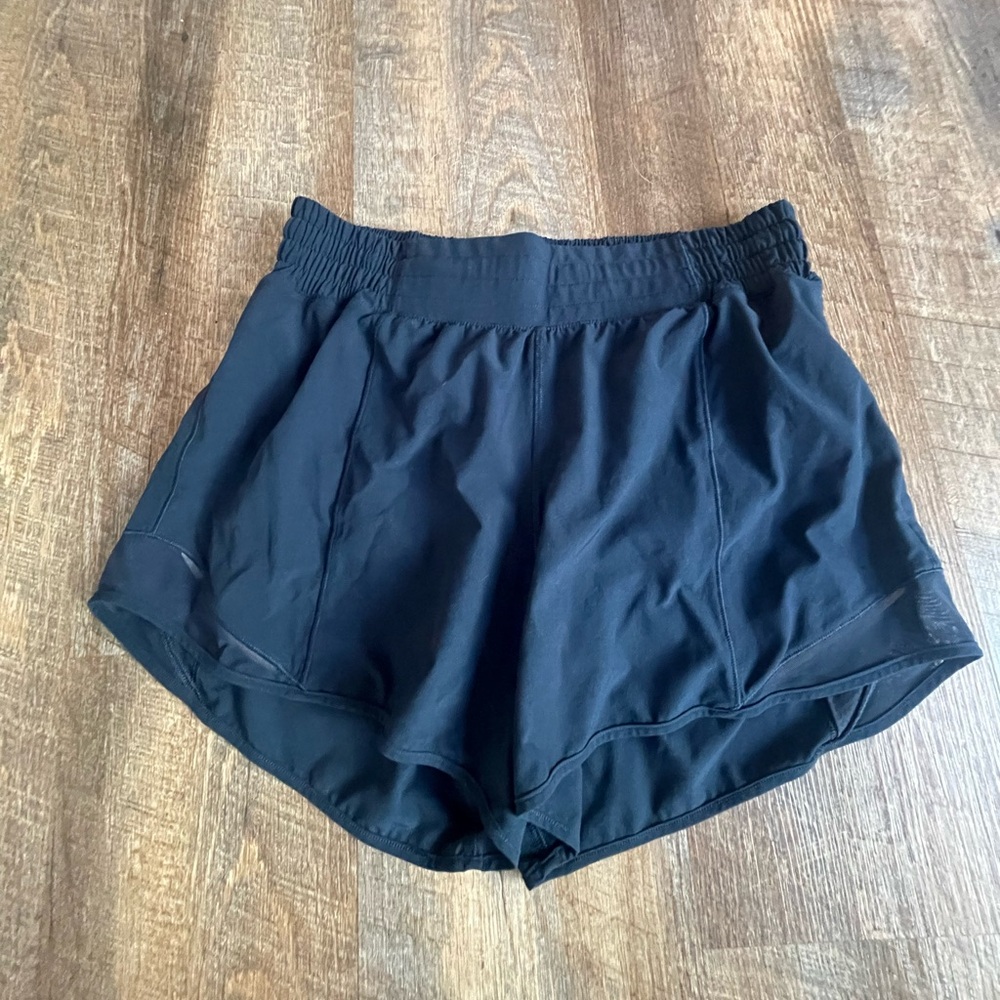 Lululemon hotty hot high rise lined short 4”